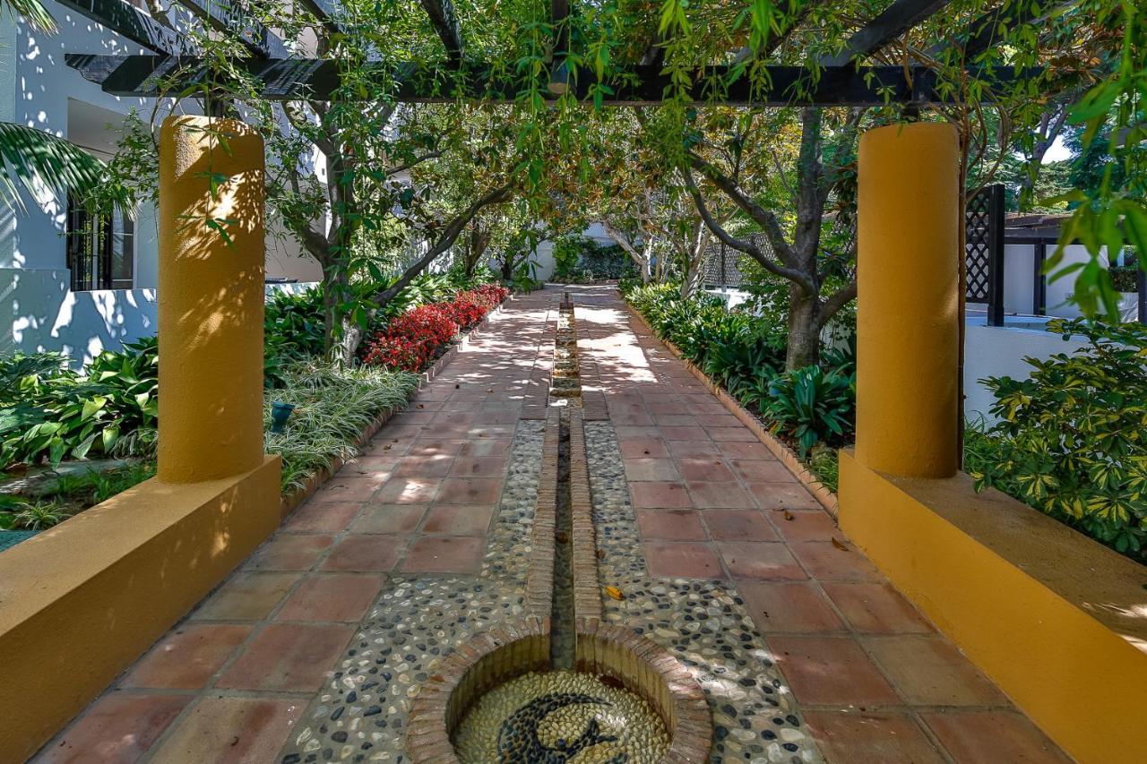 Jardines Las Golondrinas Apartments Elviria Марбелья Екстер'єр фото